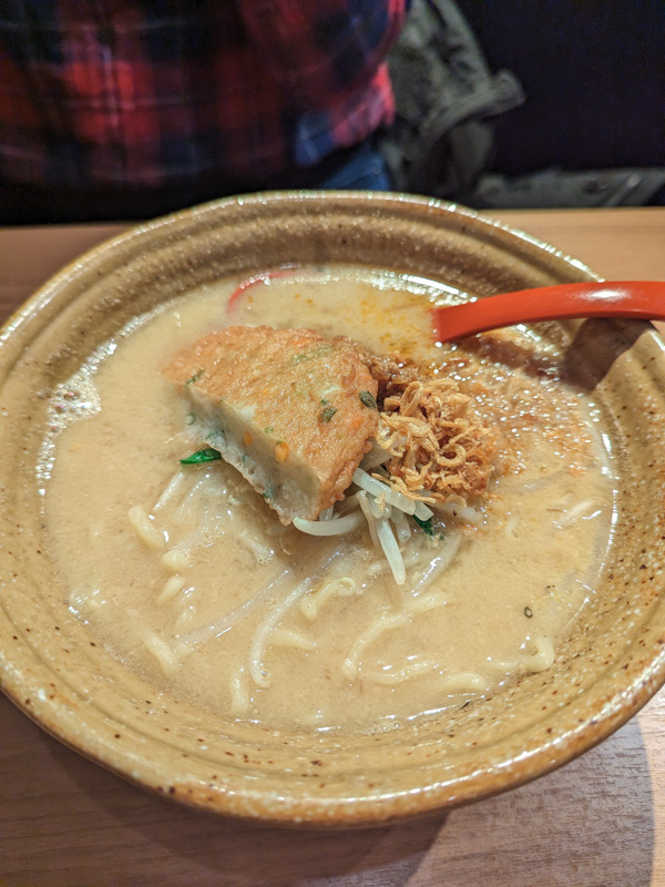 Menba Tadokoroshoten Ionmoruokayamaten - Kyushu Mugi Miso Ramen